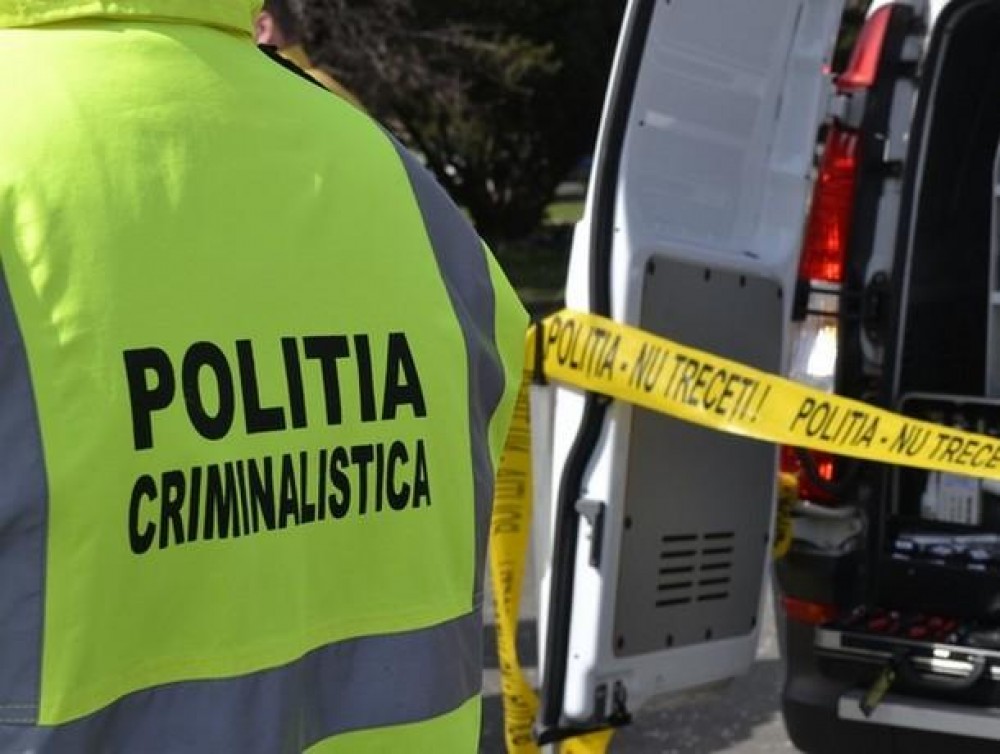 Descoperire MACABRĂ în Capitală. Cadavrul unei tinere de 21 de ani găsit lângă un bloc de locuit de la Telecentru