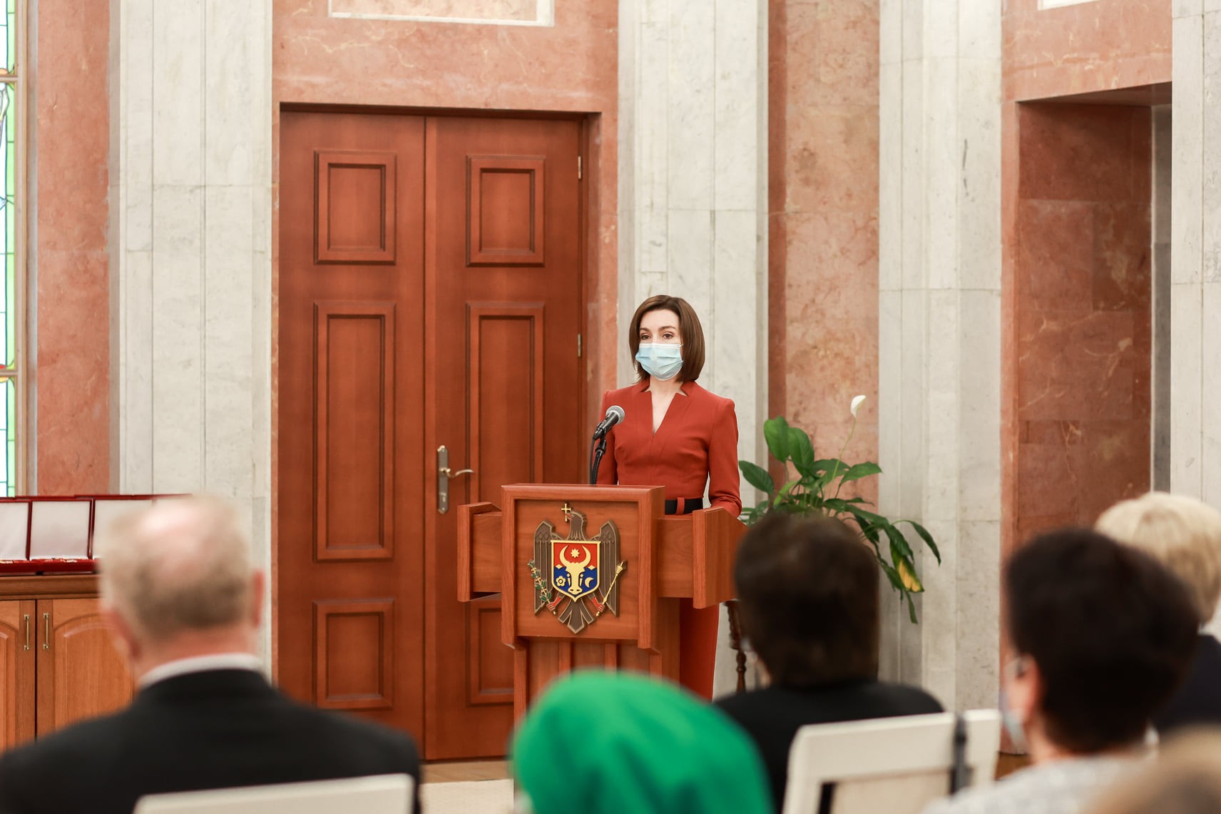 FOTO // Maia Sandu a înmânat distincțiile de stat unor personalități de excepție