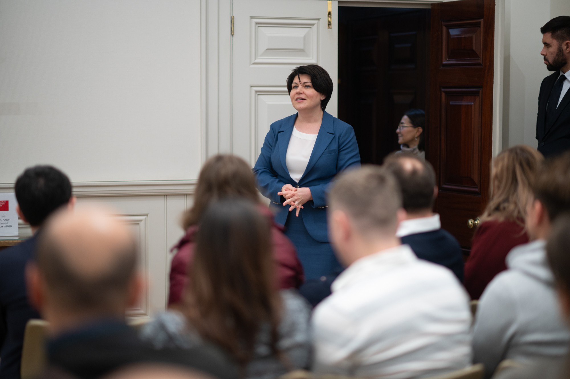 FOTO // Natalia Gavrilița s-a întâlnit cu mai mulți moldoveni stabiliți în Marea Britanie