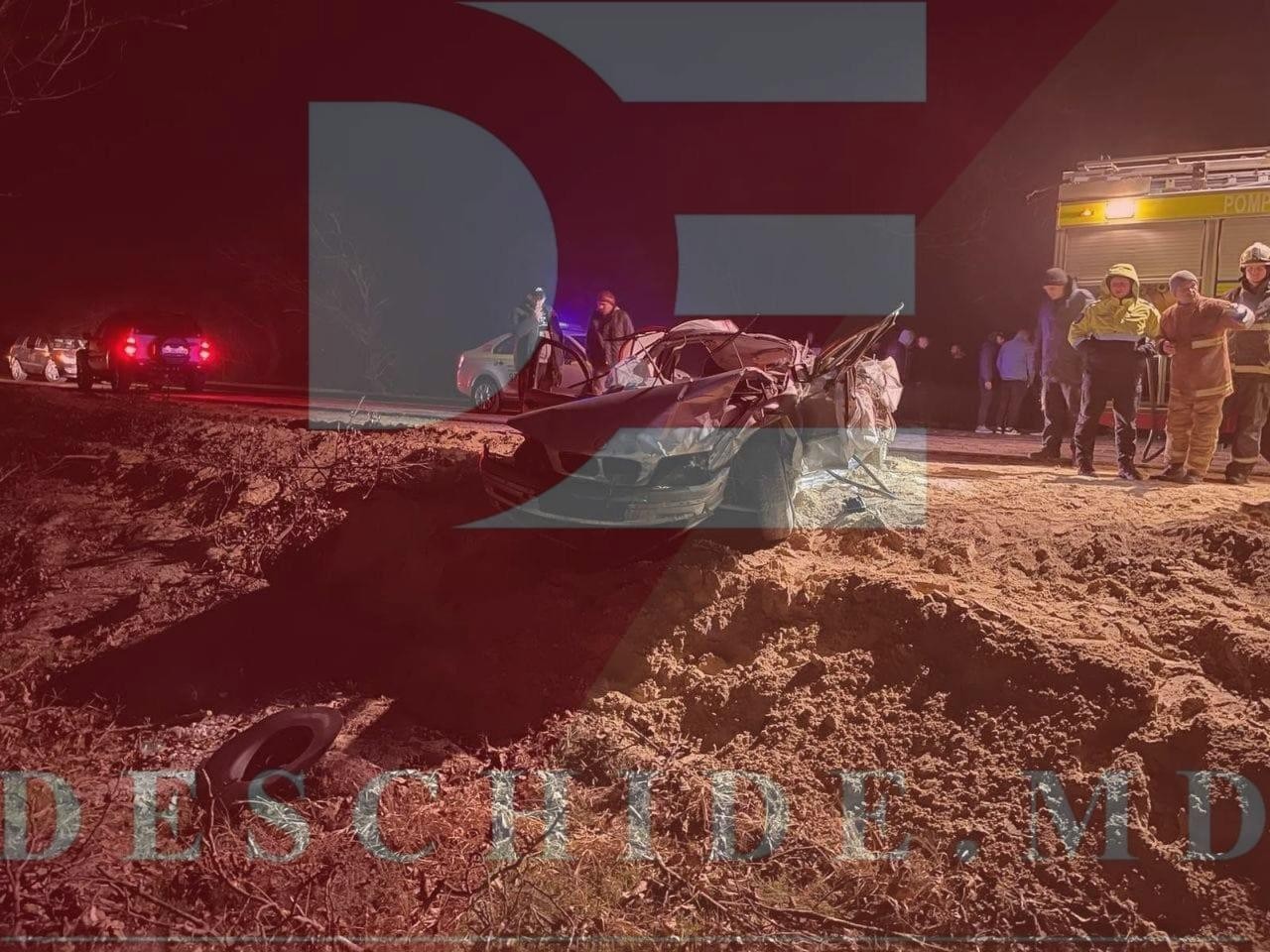 FOTO // TRAGEDIE la Cahul: Șoferul unui BMW a decedat după ce s-a tamponat violent într-un copac