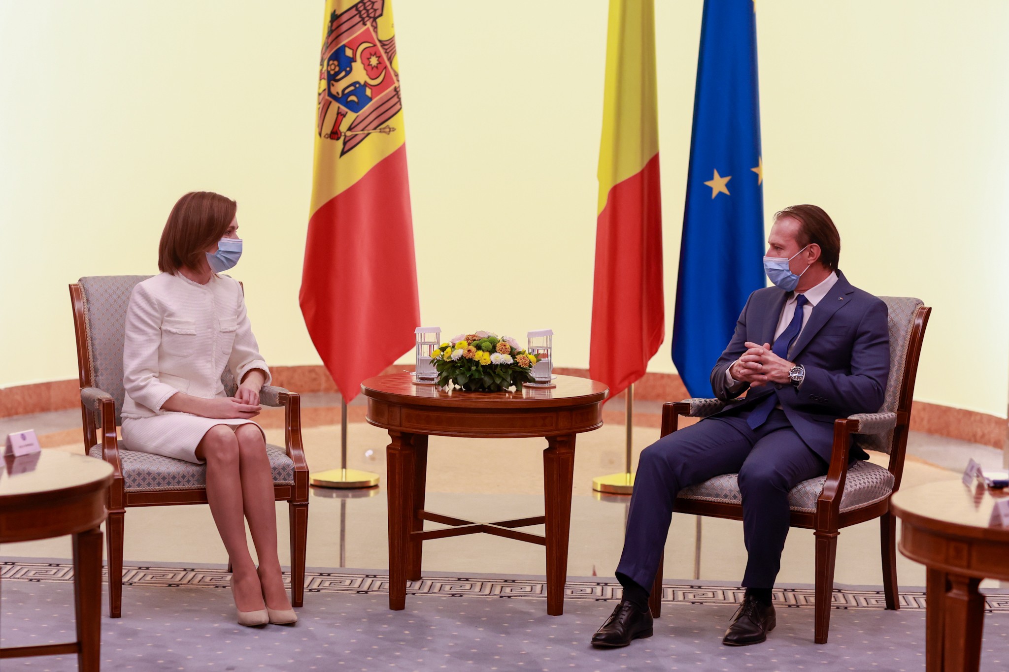 FOTO // Maia Sandu a avut întrevederi cu conducerea Guvernului şi Parlamentului României