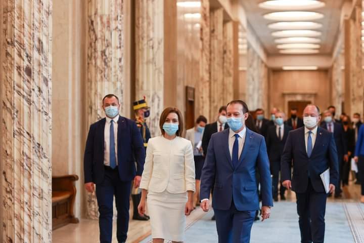 FOTO // Maia Sandu a avut întrevederi cu conducerea Guvernului şi Parlamentului României