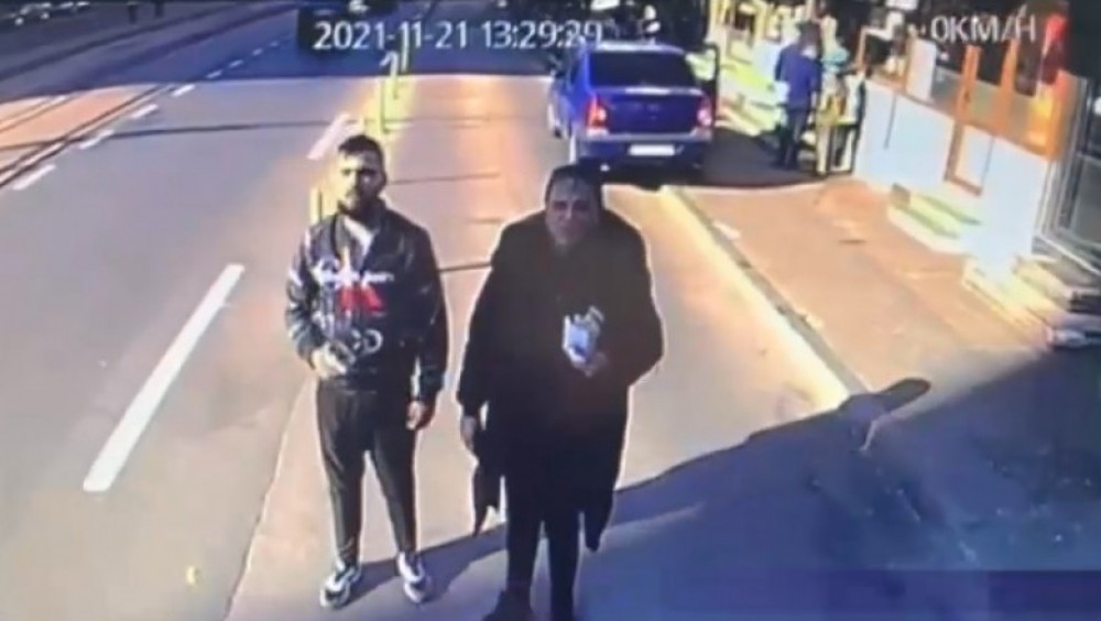 Au blocat traficul pentru a-și cumpăra shaorma. Ce a pățit șoferul de autobuz care le-a atras atenția