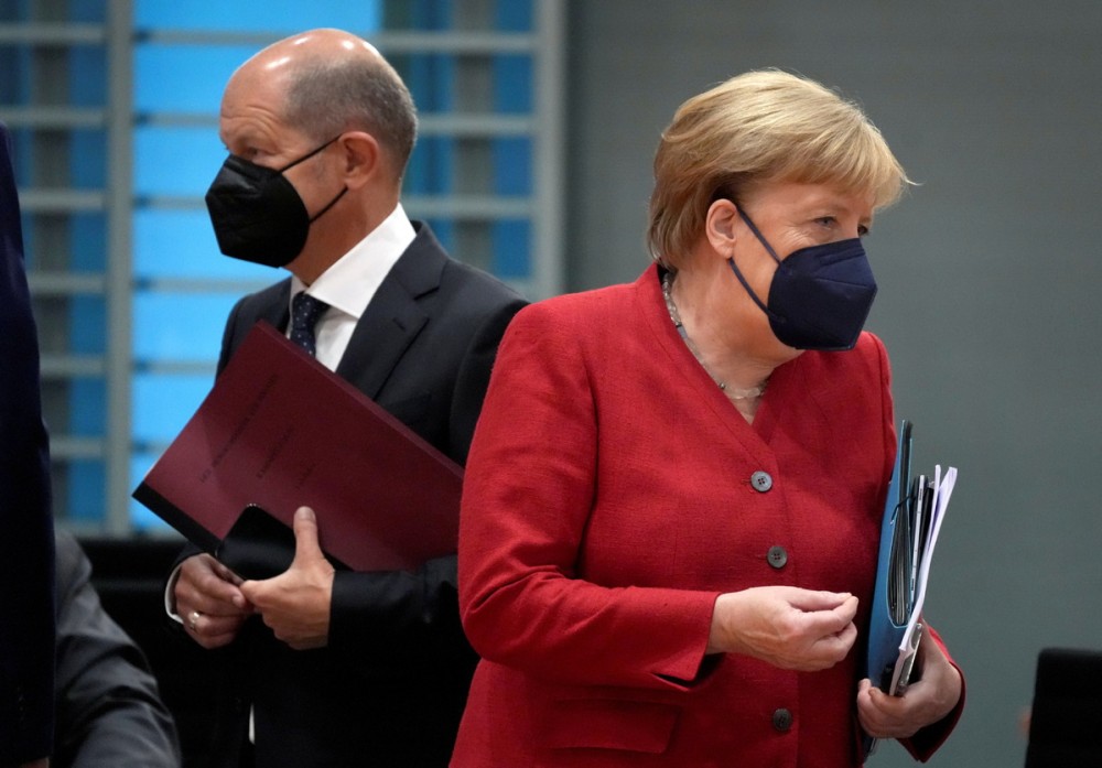 Germania anunță lockdown pentru nevaccinați. Anunțul Angelei Merkel și al succesorului ei, Olaf Scholz