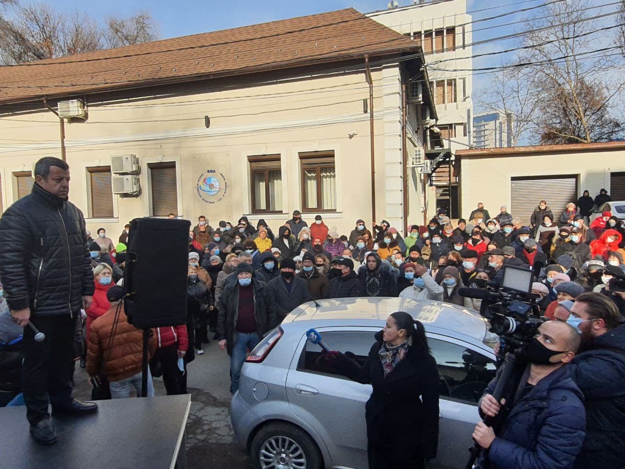 FOTO // Protest MASIV la Bălți. Mii de bălțeni s-au adunat în fața Judecătoriei pentru a o susține pe Marina Tauber