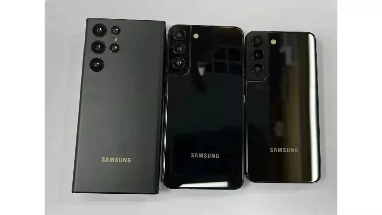 FOTO // Primele imagini reale cu întreaga serie Galaxy S22