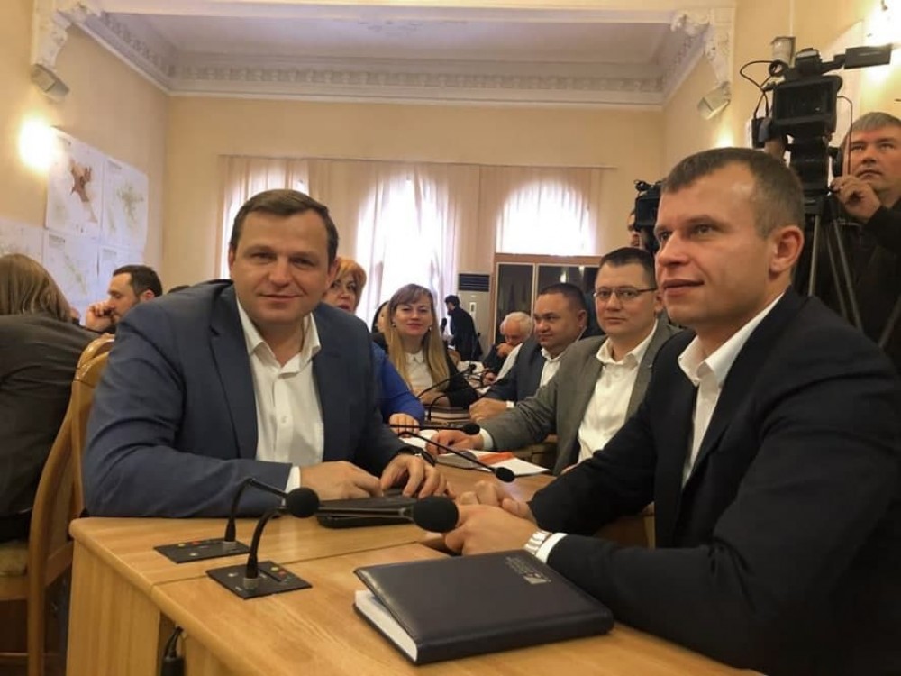 Voturi contra scheme în CMC. Consilierii Platformei DA au bătut palma cu socialiștii în vederea votării bugetului