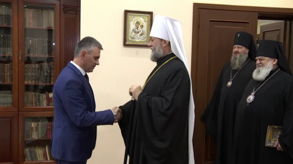 Mitropolitul Vladimir și câțiva preoți au venit cu „kulioacele” la Krasnoselski. Ce i-au adus de la Chișinău?