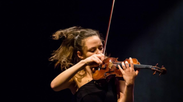 Noi detalii despre cazul „VIOAREI Stradivarius” reținută pe aeroport. Alexandra Conunova a fost audiată de PCCOCS