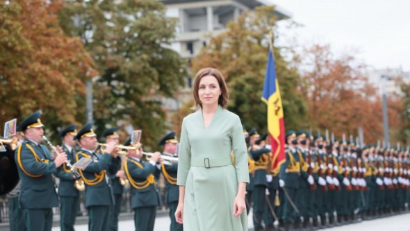 Pix din argint de 10.000 de lei, carte de 4.200 lei și alte cadouri primite de Maia Sandu în octombrie-decembrie 2021