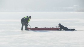 La un pas de tragedie. Un pescar a fost salvat de la înec din lacul Ghidighici