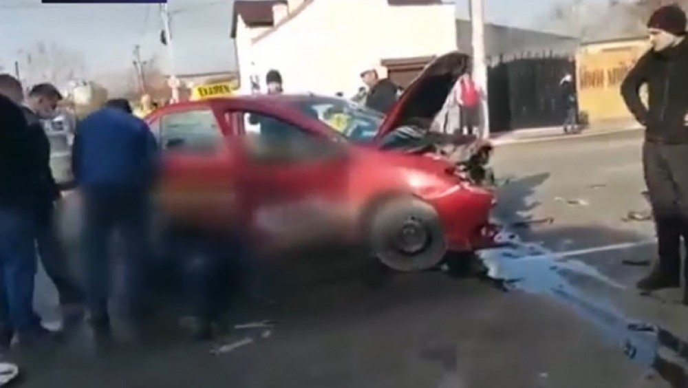 VIDEO // Accident în timpul examenului pentru permis. Examinatorul a ajuns la spital