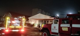 FOTO // Incendiu la Ceadâr-Lunga. Un magazin alimentar a luat foc
