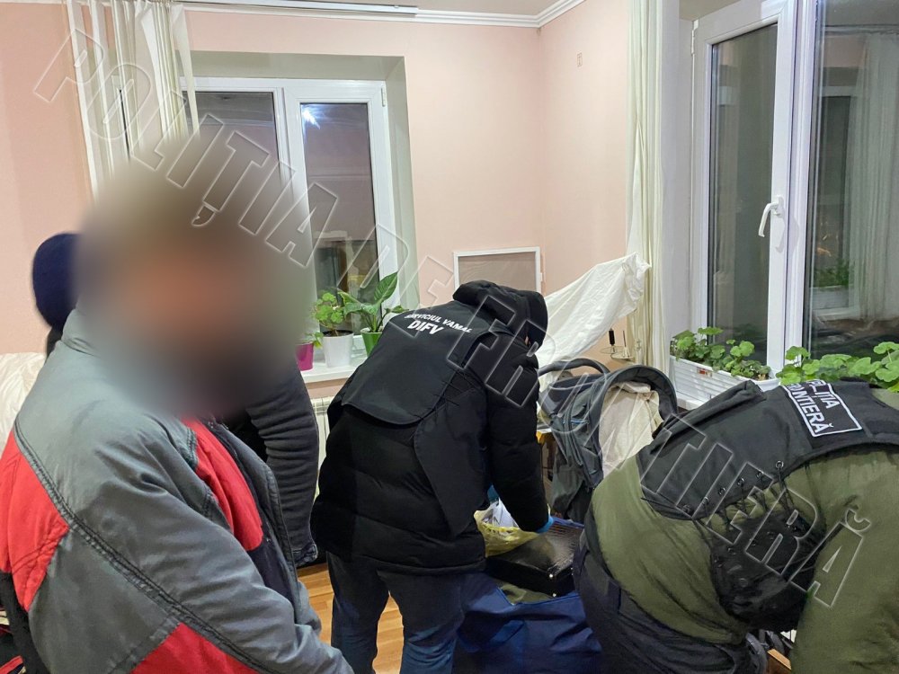 Contrabandă cu țigări. Este implicat și un fost polițist de frontieră