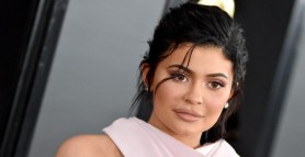 Cea mai urmărită femeie de pe Instagram din întreaga lume. A depășit-o pe pe Ariana Grande