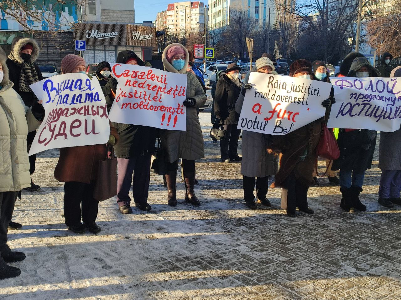 „Proteste contra justiției vândute”. Partidul „ȘOR” cere demisia magistraților care au scos-o pe Marina Tauber din alegeri