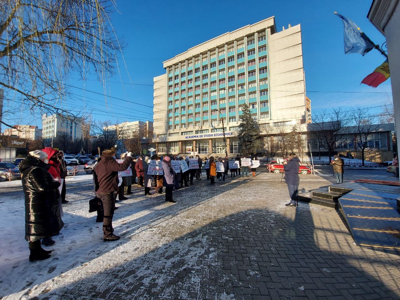 „Proteste contra justiției vândute”. Partidul „ȘOR” cere demisia magistraților care au scos-o pe Marina Tauber din alegeri