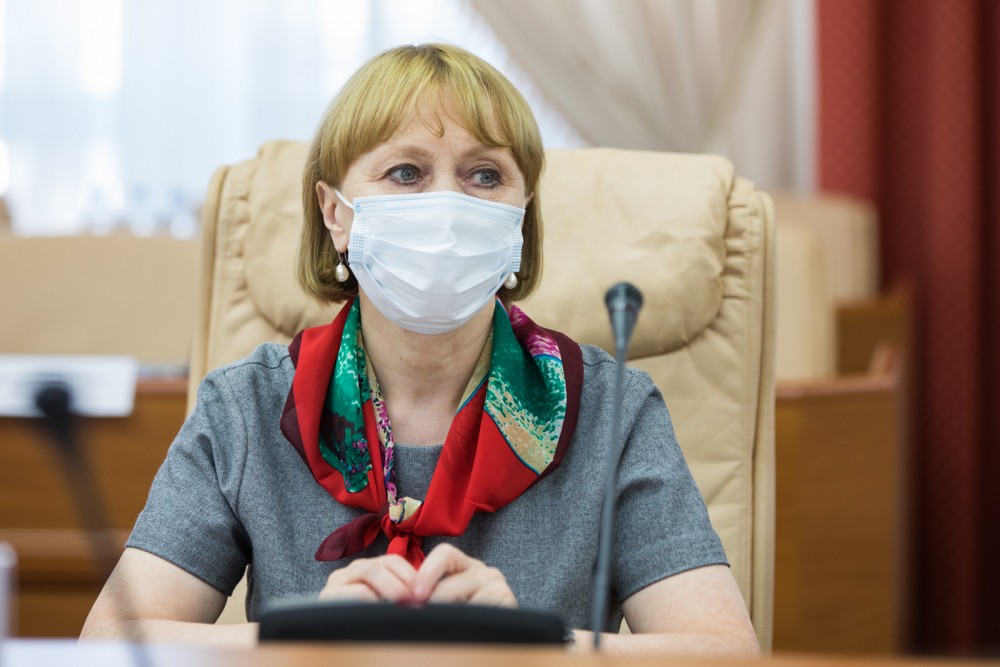 Pronostic TERIFIANT: Ne așteaptă până la 10 000 de cazuri pozitive de COVID pe zi
