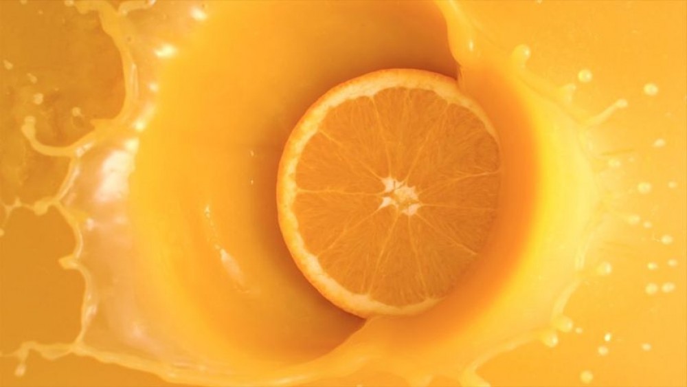 Băuturile pe care trebuie să le eviţi dacă eşti infectat cu tulpina Omicron, chiar dacă au vitamina C