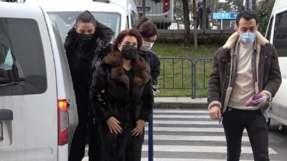 O jurnalistă arestată pentru că l-a „insultat” pe Erdogan: „Boul nu devine rege intrând în palat”