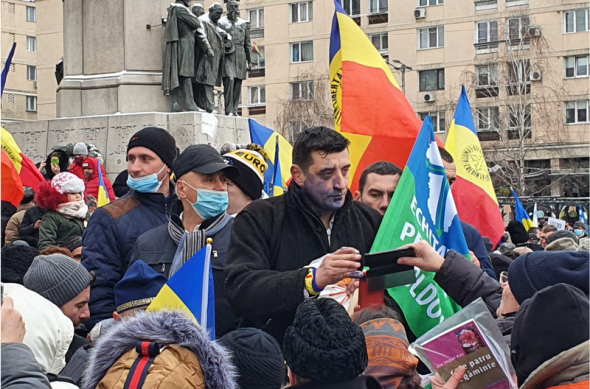 Incident la Iași. George Simion a fost stropit cu cerneală