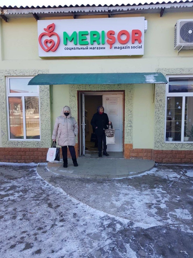 FOTO // Magazinele sociale, lansate la inițiativa lui Ilan Șor, îi ajută pe oameni