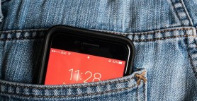 De ce nu e bine de fapt să ții telefonul mobil în buzunar. Sigur nu te așteptai la aceste motive. Specialiștii au spus clar
