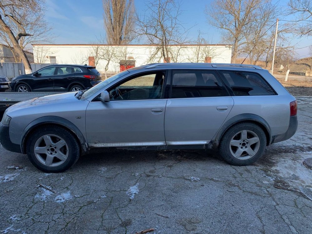 FOTO // Un tânăr a vrut să iasă din Moldova cu un automobil furat din Bulgaria
