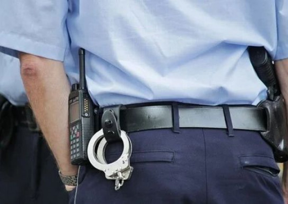 Un român și-a stropit fosta iubită cu spirt și i-a dat foc, în Franța. Nu a acceptat despărțirea de femeie