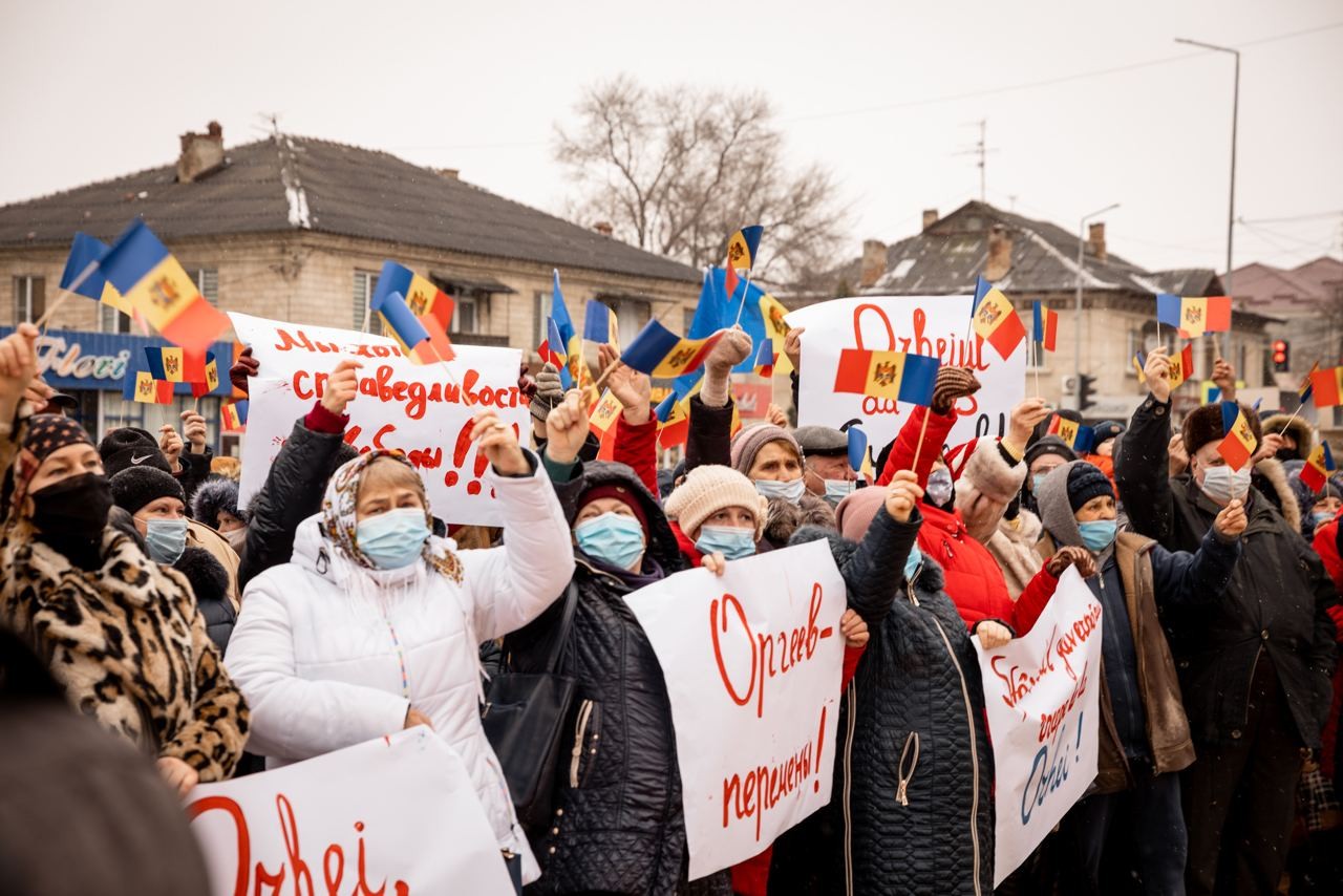 FOTO // Protest la Orhei! Oamenii cer demisia Guvernului