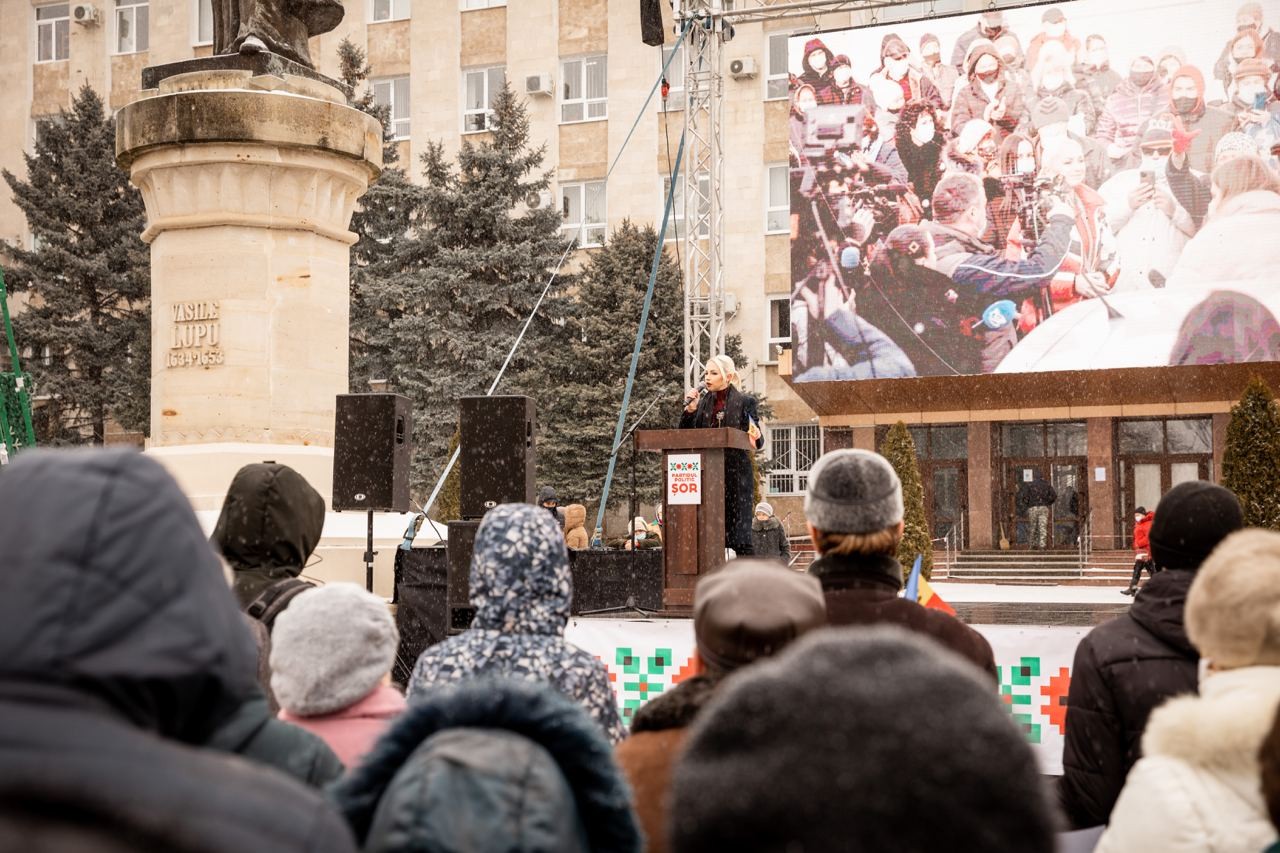 FOTO // Protest la Orhei! Oamenii cer demisia Guvernului