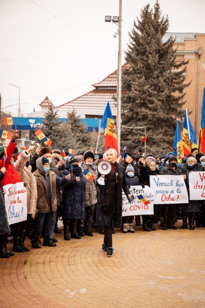 FOTO // Protest la Orhei! Oamenii cer demisia Guvernului