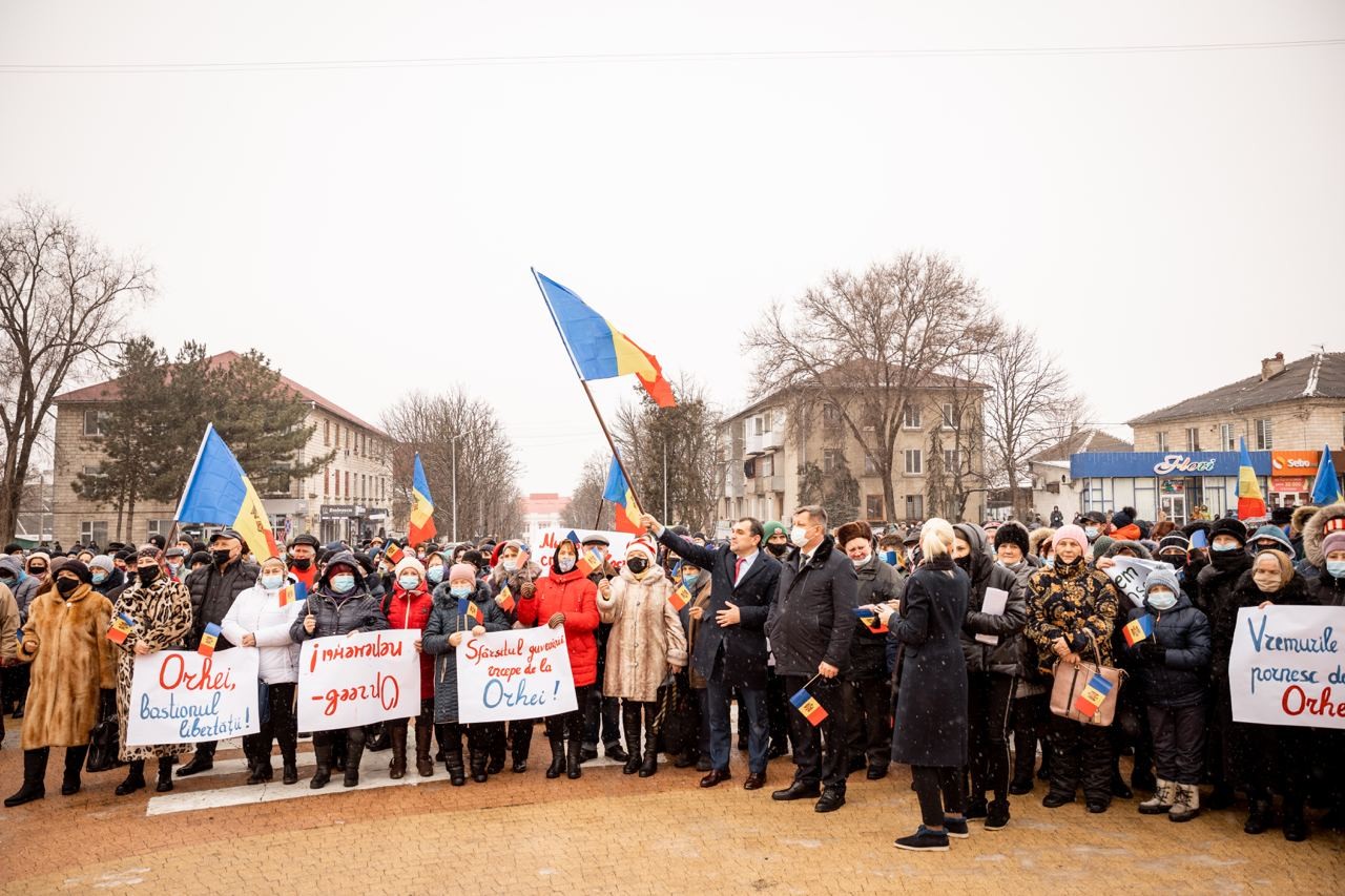 FOTO // Protest la Orhei! Oamenii cer demisia Guvernului
