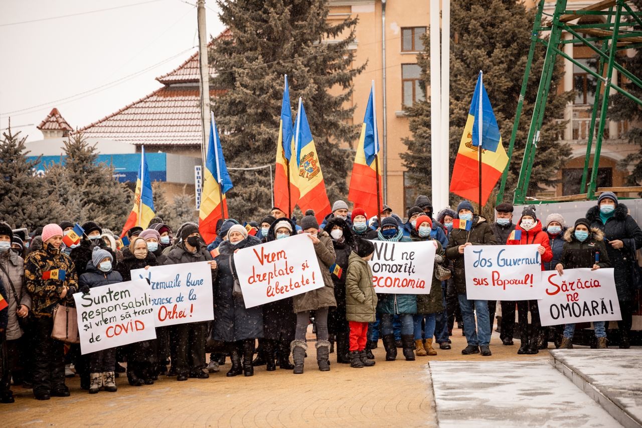 FOTO // Protest la Orhei! Oamenii cer demisia Guvernului