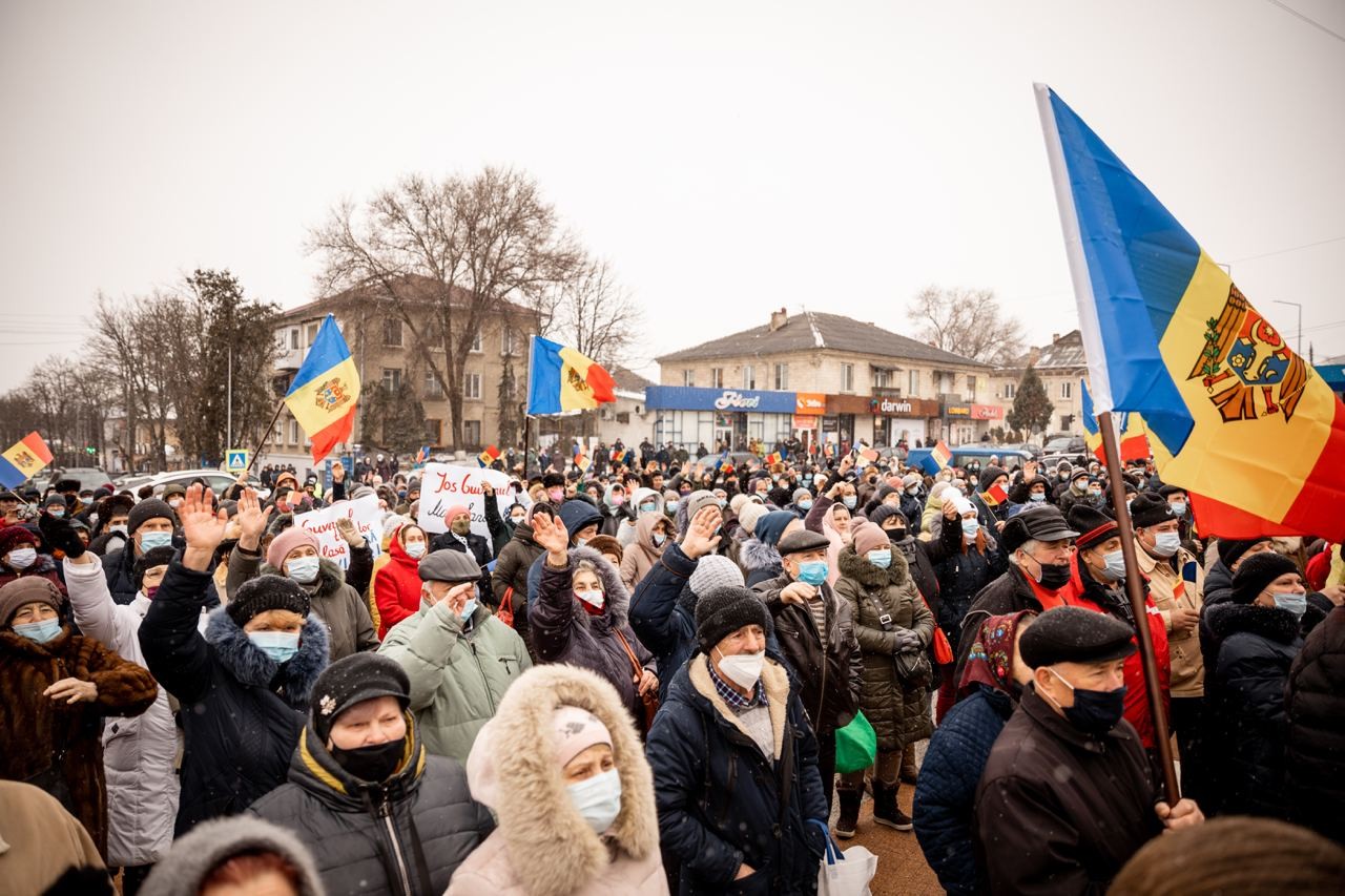 FOTO // Protest la Orhei! Oamenii cer demisia Guvernului