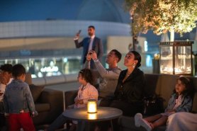 FOTO&VIDEO // Ronaldo a dat 60.000 de EURO ca să proiecteze chipul soției pe o clădire din Dubai