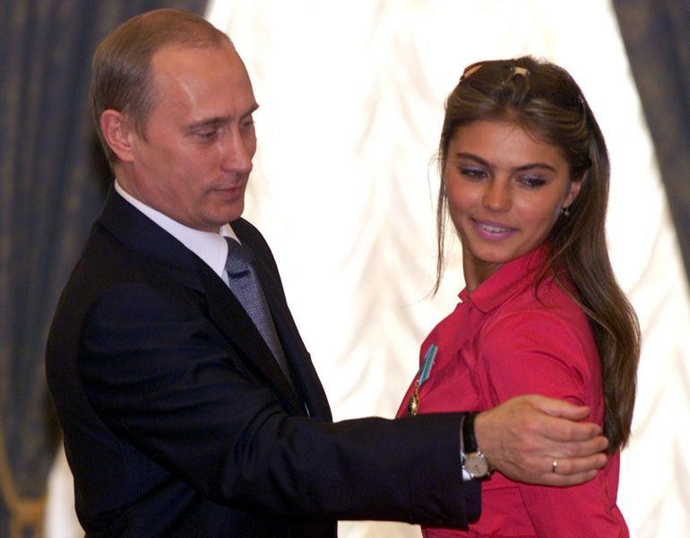 FOTO // Iubirile secrete ale lui Putin. Puțini cunosc aceste detalii din viața tumultoasă a liderului de la Kremlin