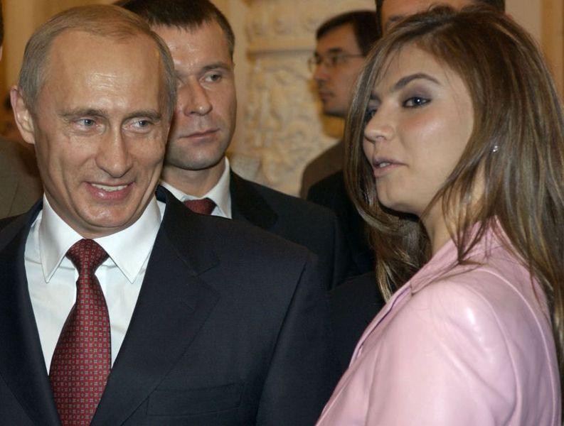 FOTO // Iubirile secrete ale lui Putin. Puțini cunosc aceste detalii din viața tumultoasă a liderului de la Kremlin
