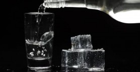 De ce nu îngheață vodka, chiar dacă o ții la congelator. Explicația e simplă