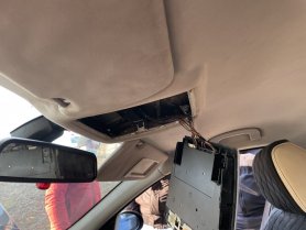 3000 de țigarete, ascunse într-un BMW, depistate de polițiștii de frontieră