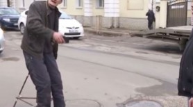 Caz REVOLTĂTOR în Capitală: Un bărbat bătut în fața unui magazin pentru că a refuzat să poarte masca