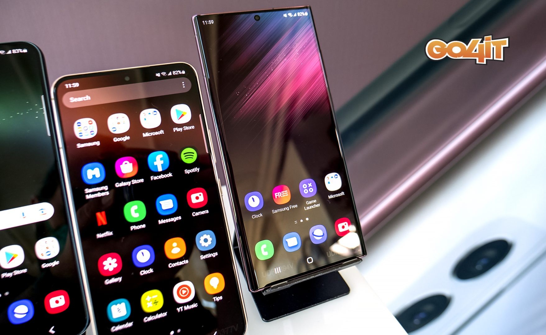 FOTO // Samsung a prezentat oficial telefoanele Galaxy S22. Modelul Ultra unifică oficial seriile S și Note. Care sunt prețurile