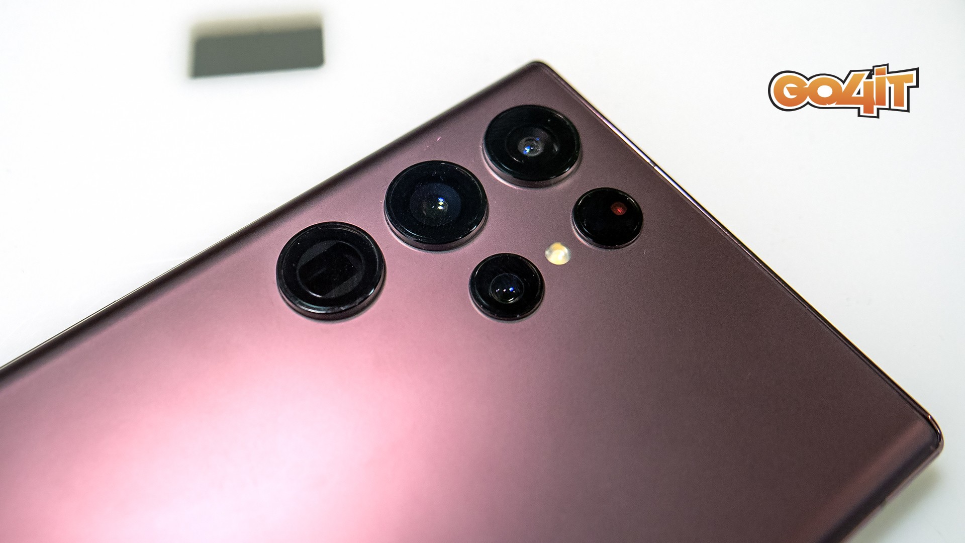 FOTO // Samsung a prezentat oficial telefoanele Galaxy S22. Modelul Ultra unifică oficial seriile S și Note. Care sunt prețurile