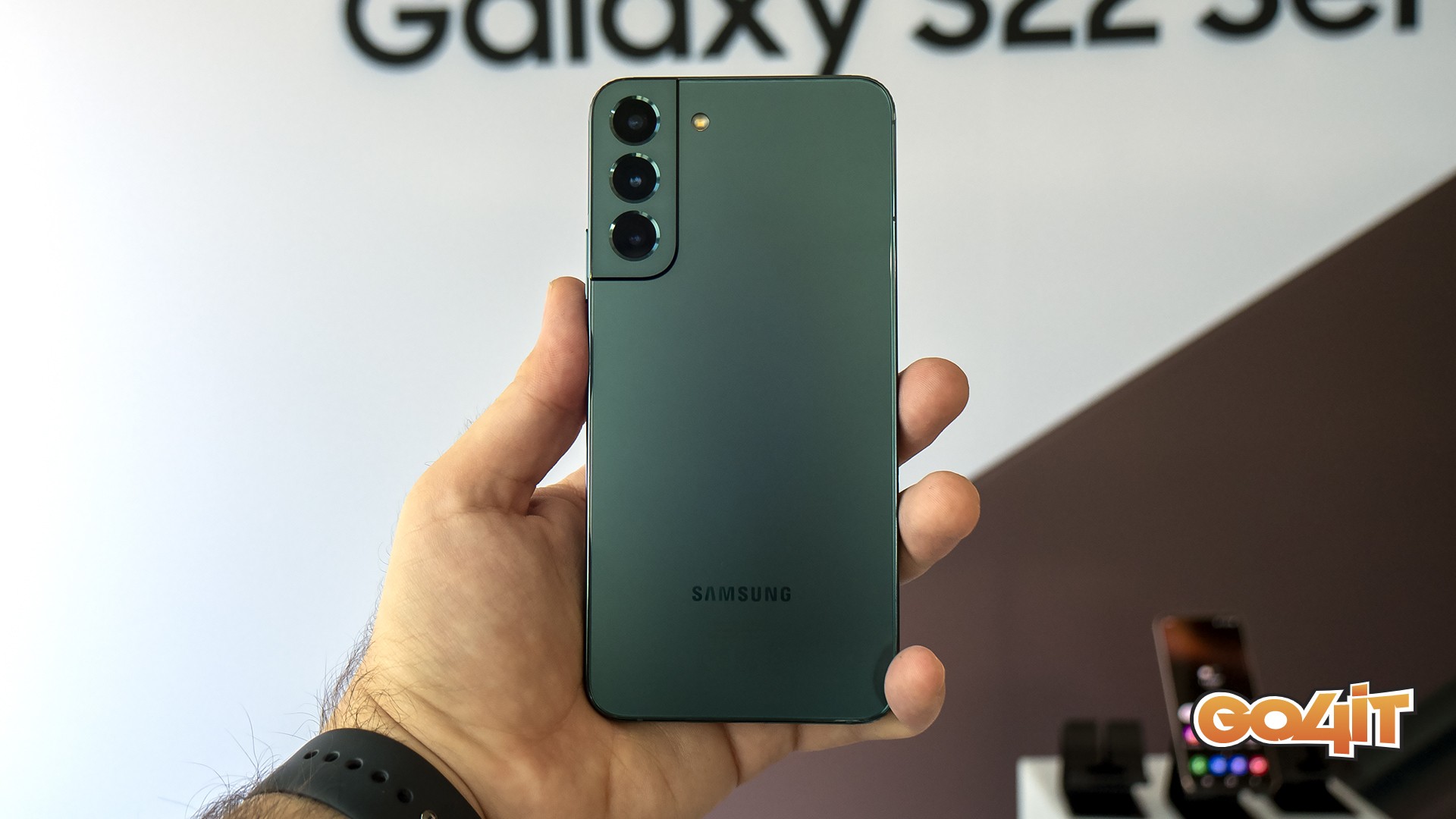 FOTO // Samsung a prezentat oficial telefoanele Galaxy S22. Modelul Ultra unifică oficial seriile S și Note. Care sunt prețurile