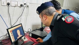 Pakistan: O femeie însărcinată i-a permis unui vraci să-i înfigă un cui în cap, ca să nască un băiat