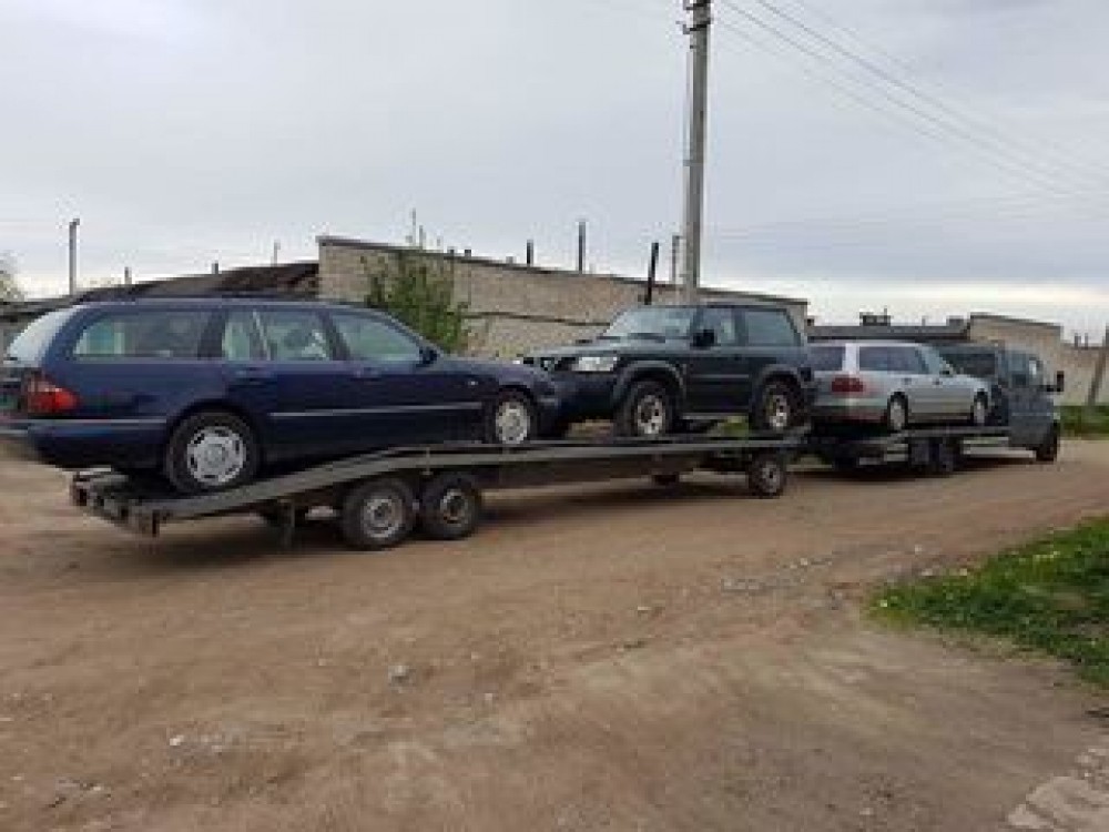 Câte automobile au fost importate în Republica Moldova în 2021. Moldovenii au bătut RECORDUL