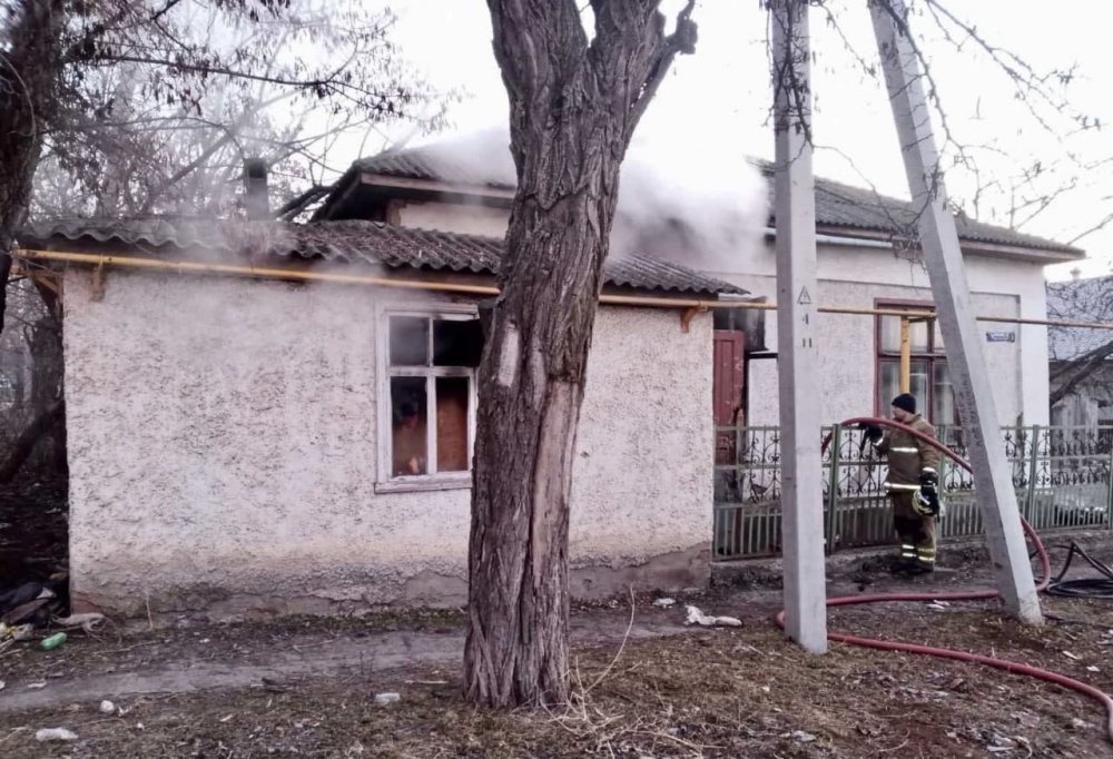 FOTO // Incendiu la Bălți. Doi bărbați au ars de vii într-o casă