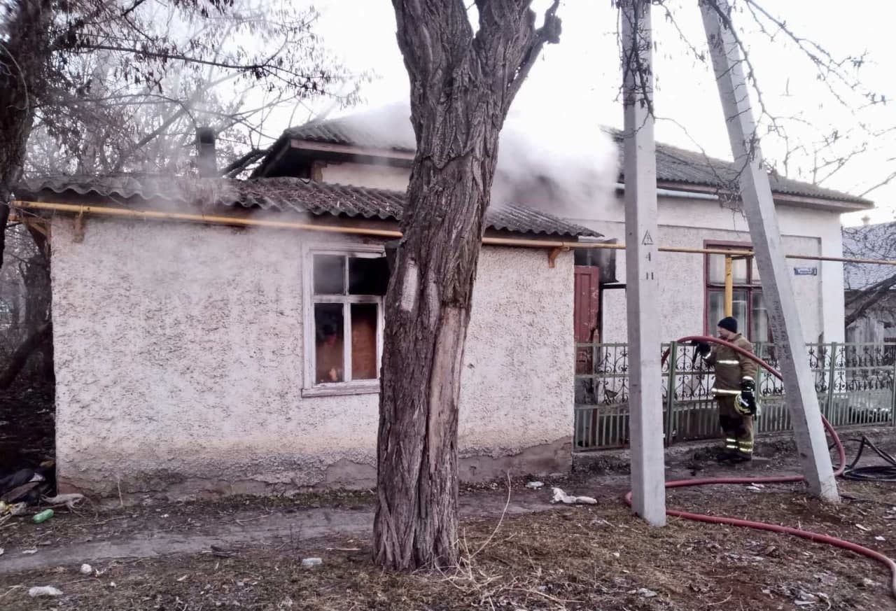 FOTO // Incendiu la Bălți. Doi bărbați au ars de vii într-o casă