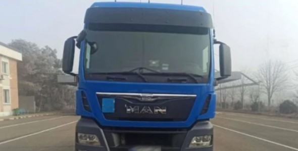 Un moldovean a încercat să intre în România cu un TIR furat din Belgia