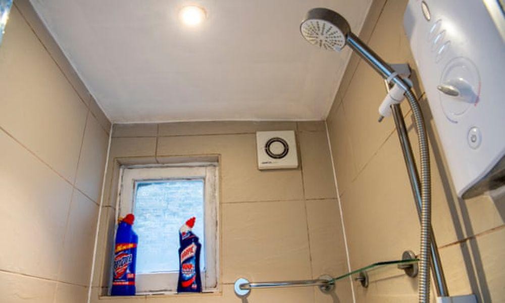 FOTO // Apartament de 7 metri păstrați, scos la vânzare la 50.000 de lire sterline